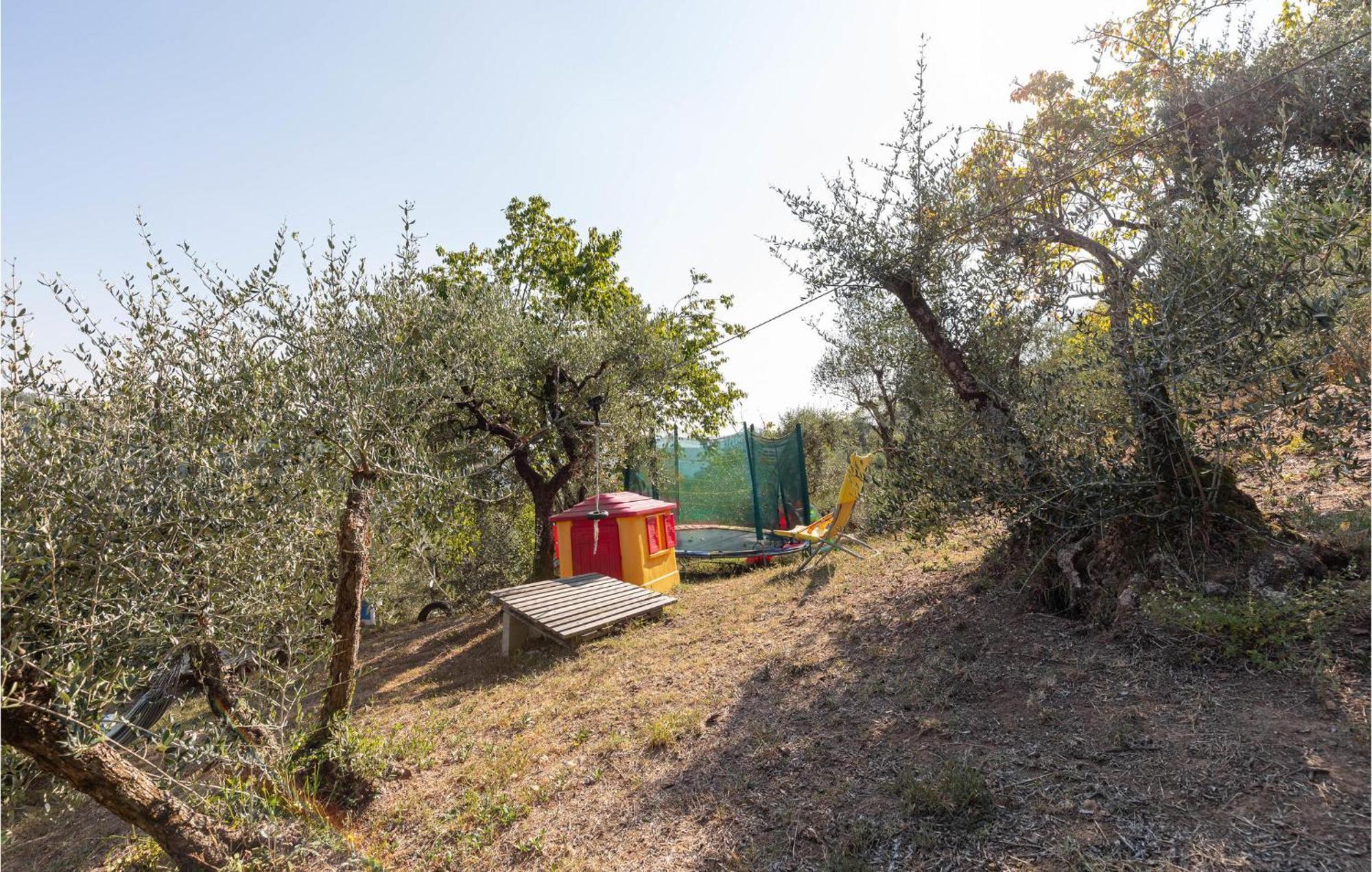 Awesome Home In Marliana With Kitchenette Экстерьер фото