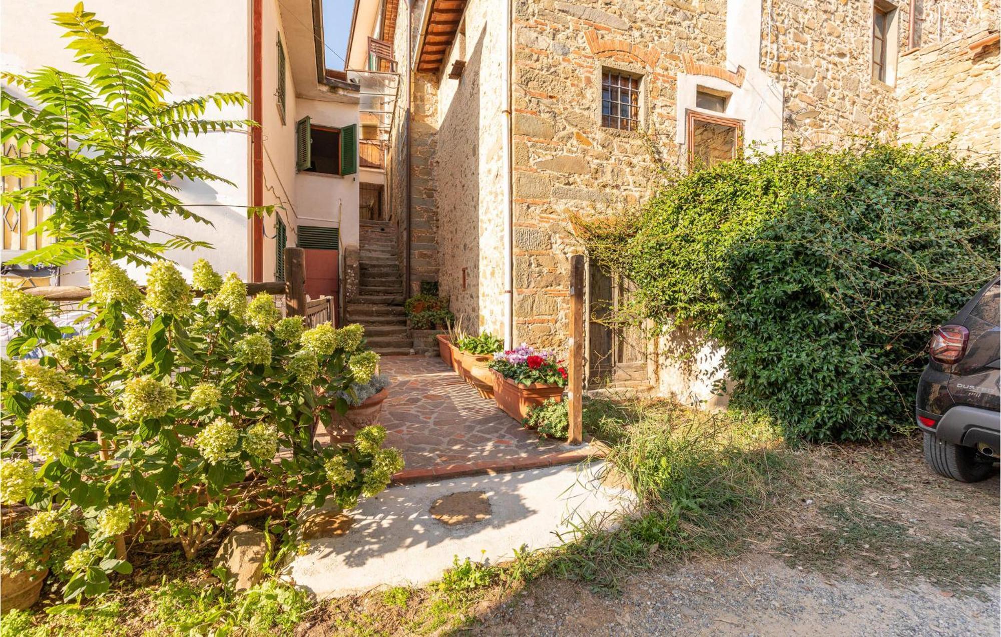 Awesome Home In Marliana With Kitchenette Экстерьер фото
